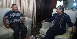 Lider KORK, Jose dos Santos “Naimori” konversa hela ho Primeiru Ministru, Taur Matan Ruak. Foto, Internete.
